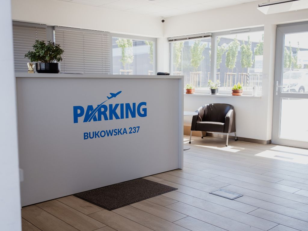 parking-lotnisko-lawica-237-1